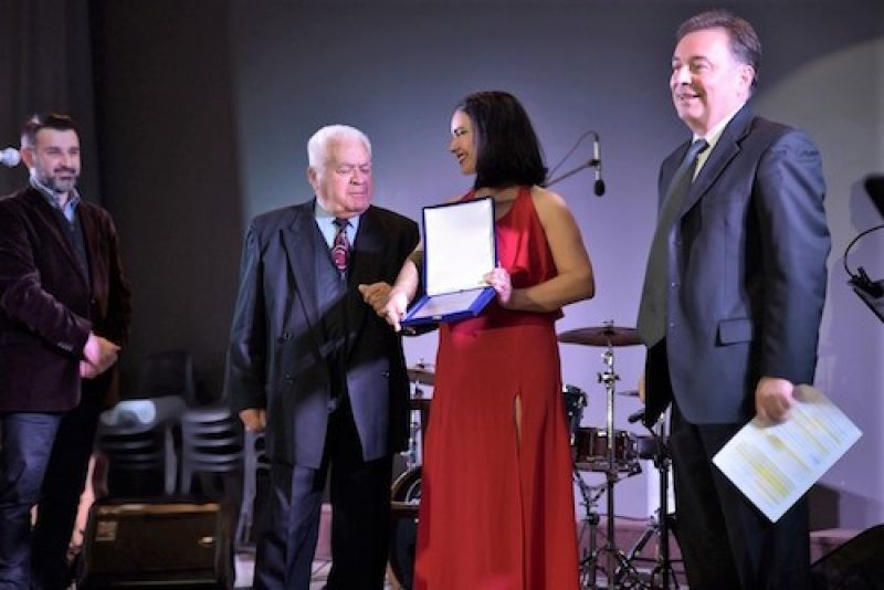 Τιμητική Βράβευση στη Ζωή Τηγανούρια για την αφιλοκερδή συνεισφορά της στο Χατζηπατέρειο [Video+Φωτό]