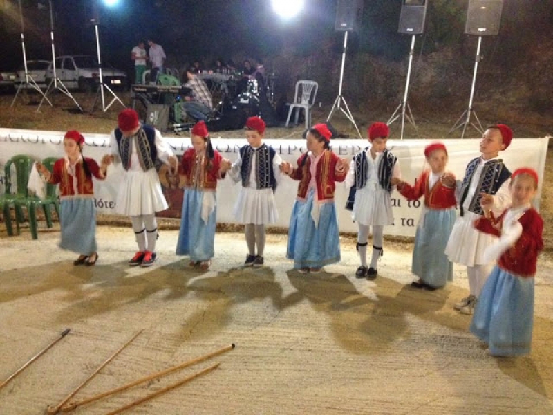 Γιορτή για την Αγία Παρασκευή στην Κωνωπίνα (φωτο)