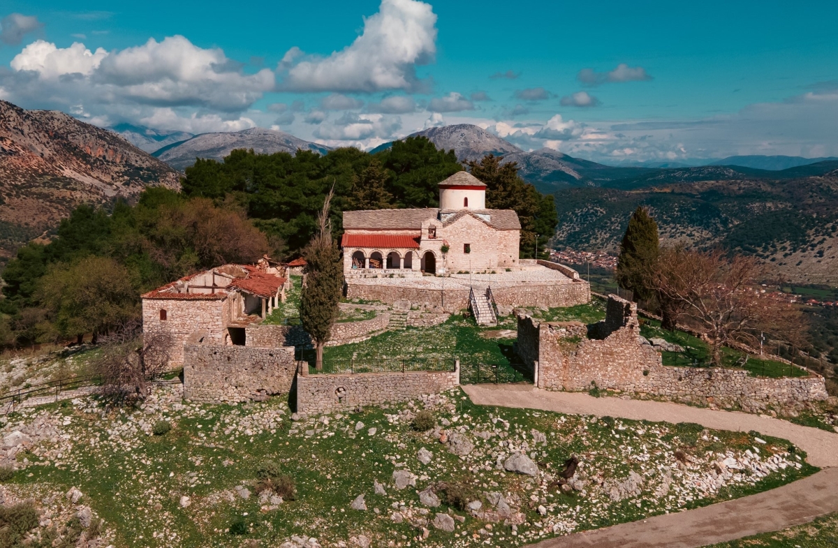 Βίντεο: από την επανάσταση στην εγκατάλειψη - το ιστορικό χωριό του Ξηρομέρου