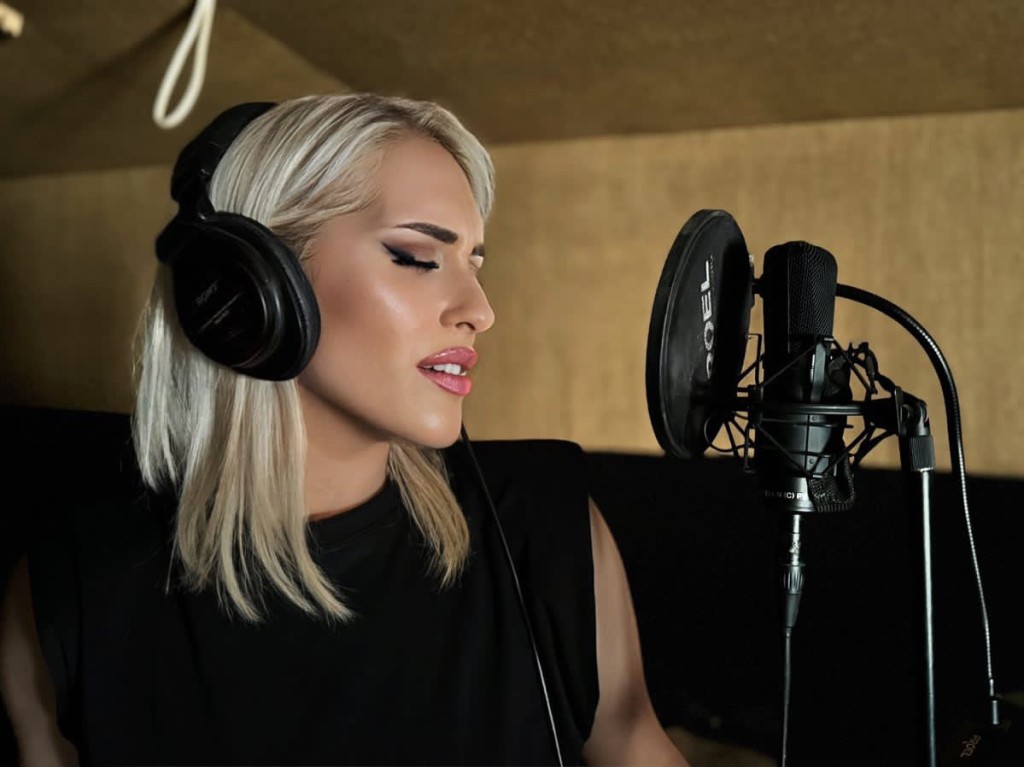 Η ερμηνεύτρια MYLENA μας χαρίζει &quot;Το Τελευταίο Φιλί&quot; (video)