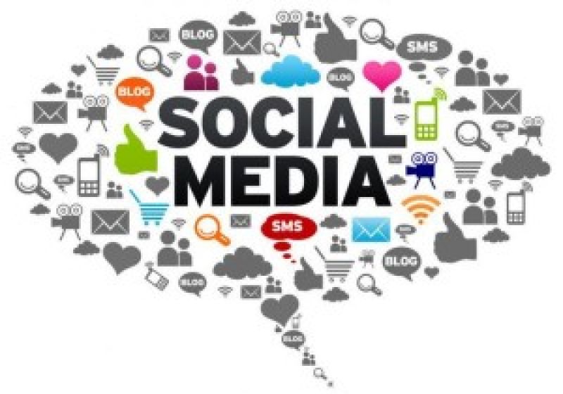 Γιατι οι έφηβοι είναι κολλημένοι με τα social media;