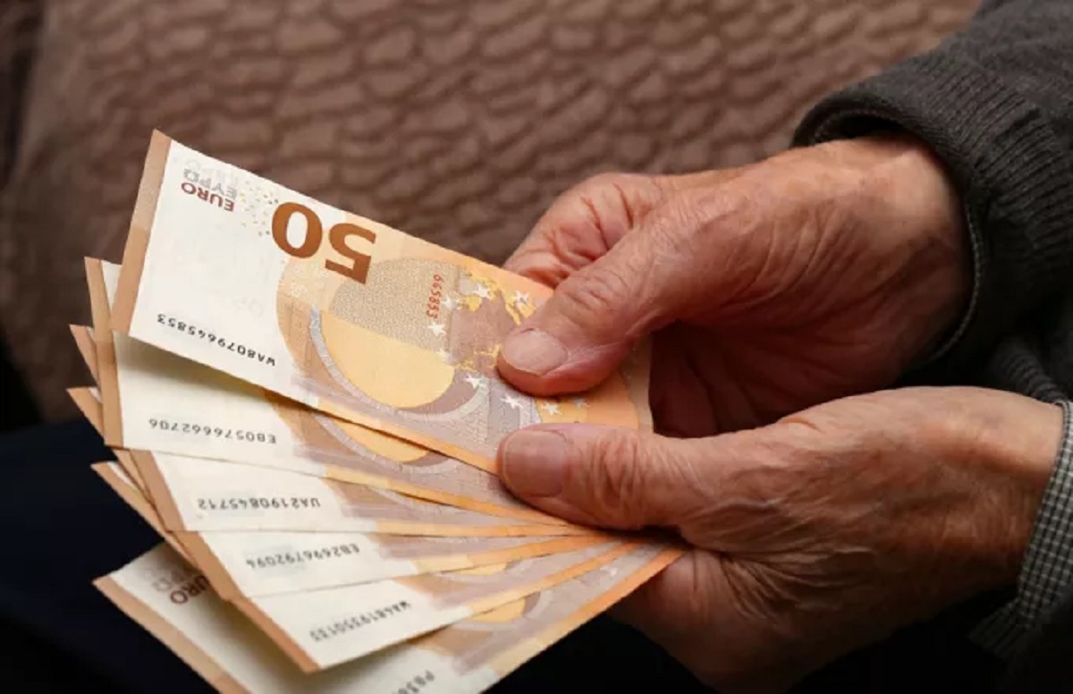 Το 2024 έρχεται με αυξήσεις για συνταξιούχους και εργαζόμενους σε δημόσιο και ιδιωτικό τομέα