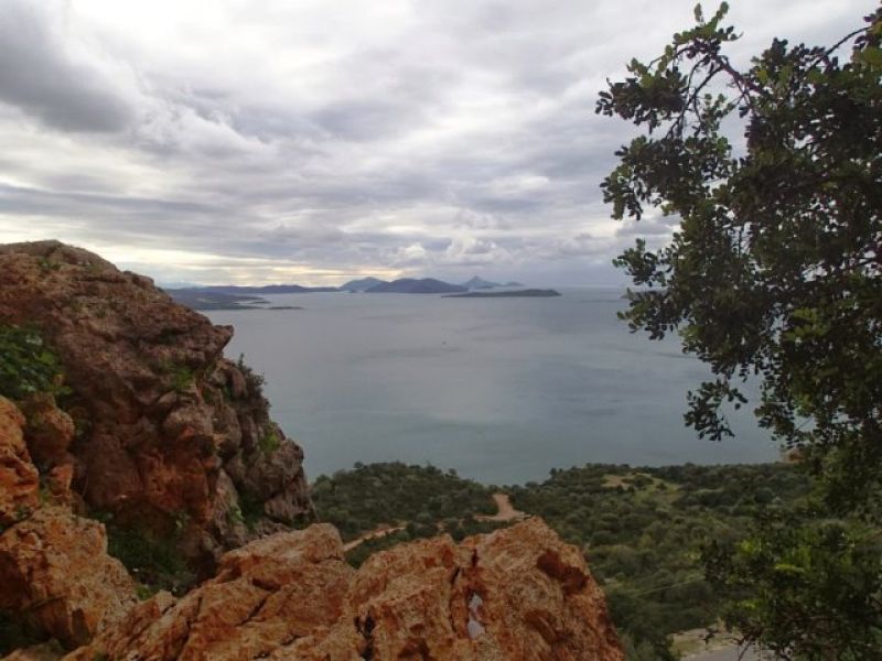 Σπηλιά του Κύκλωπα στον Αστακό Ξηρομέρου που σύμφωνα με την μυθολογία κατοικούσε ο Πολύφημος