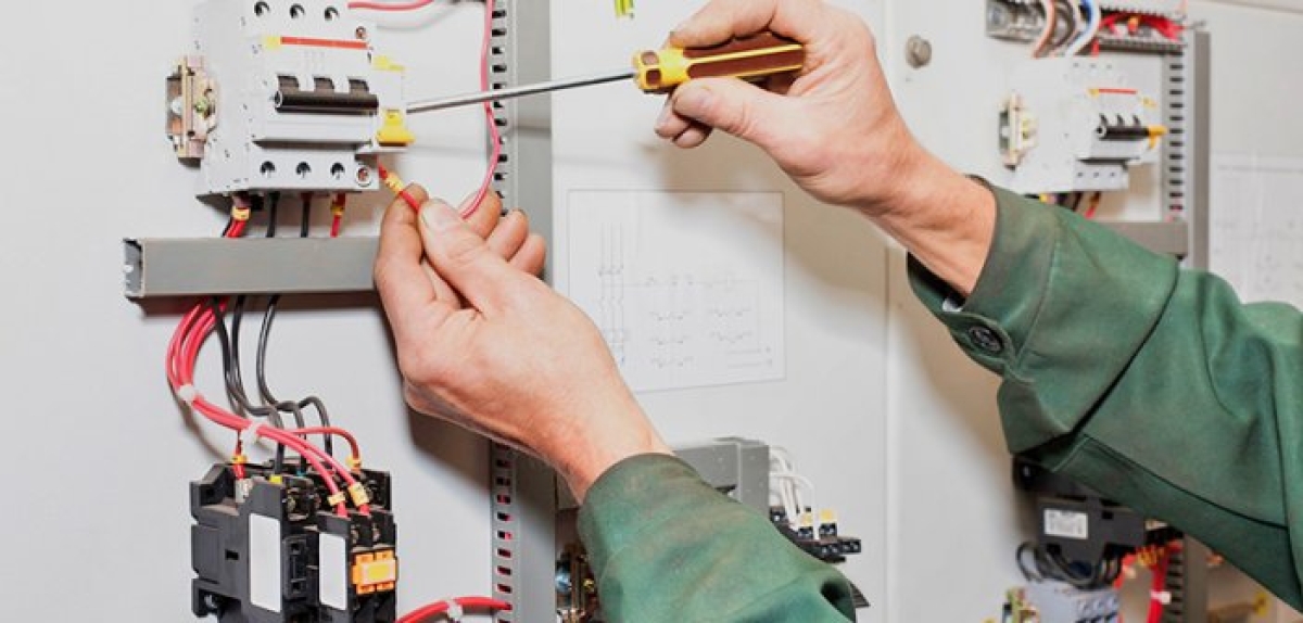 Αγρίνιο: Ζητείται τεχνίτης ηλεκτρολόγος για μόνιμη εργασία