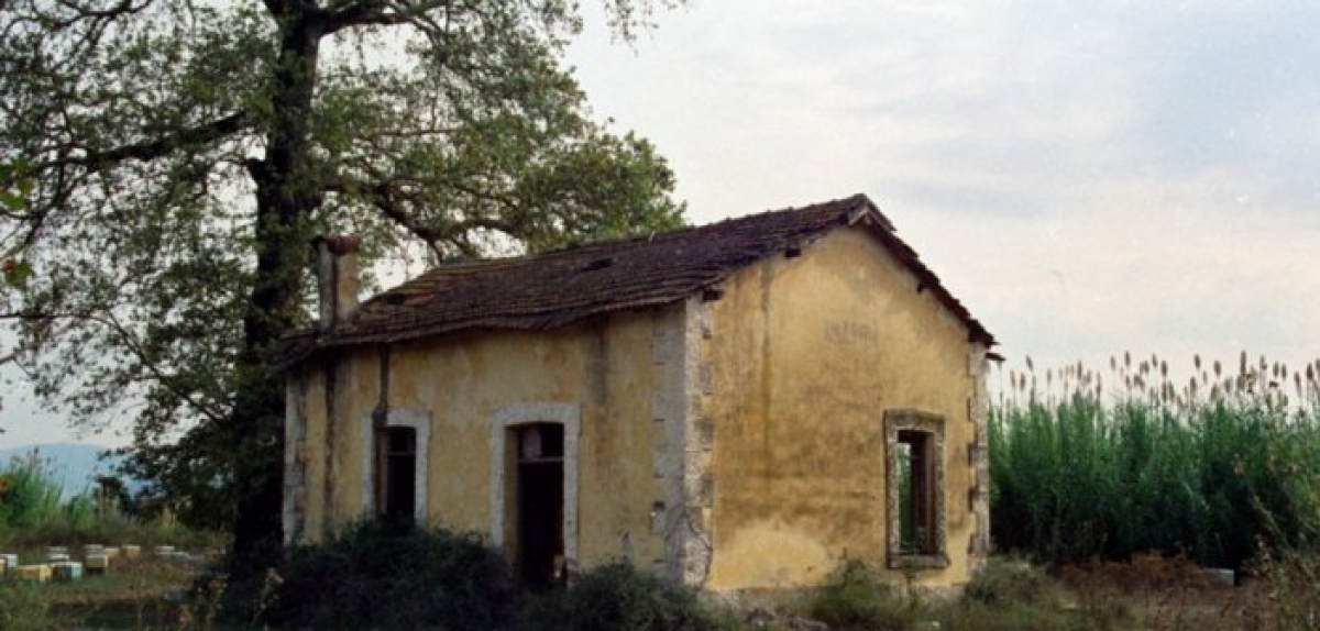 Καλύβια Αγρινίου: Φωτογραφίες από τους σιδηροδρομικούς σταθμούς, που χάθηκαν…