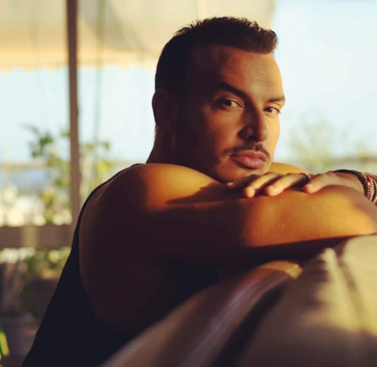 Σάκης Αρσενίου: Το νέο του τραγούδι έχει την υπογραφή του Σταμάτη Γονίδη