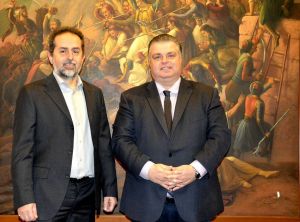 Στον συνδιασμό του Νίκου Καραπάνου ο Μάκης Κουτσαγγέλης