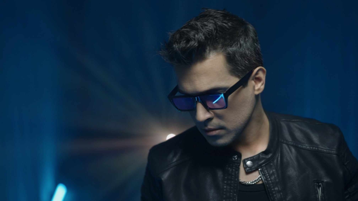 Κυκλοφόρησε η νέα επιτυχία του Βασίλη Δήμα με τίτλο «Φωτιά σε λένε»