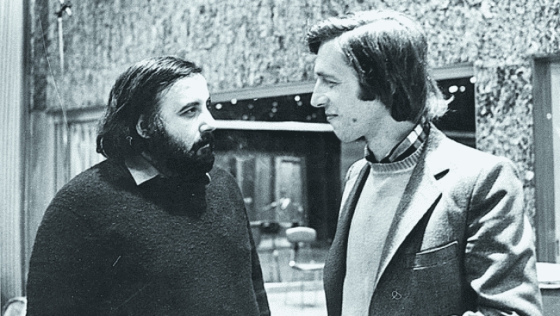 «Με μια πιρόγα»: Ποια ήταν η τελικά η Αντιγόνη στο τραγούδι-αριστούργημα Μικρούτσικου – Αλκαίου