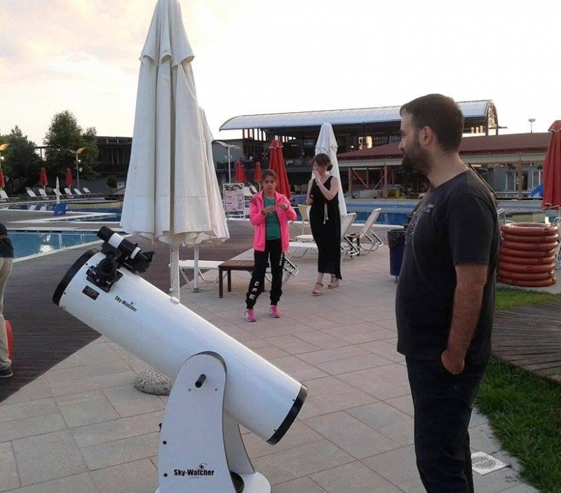 Αστροβραδιά στο Emileon