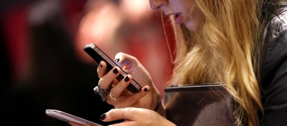 Το κόλπο που θα σας «σώσει»: Έτσι θα καταλάβετε αν παρακολουθούν το κινητό σας