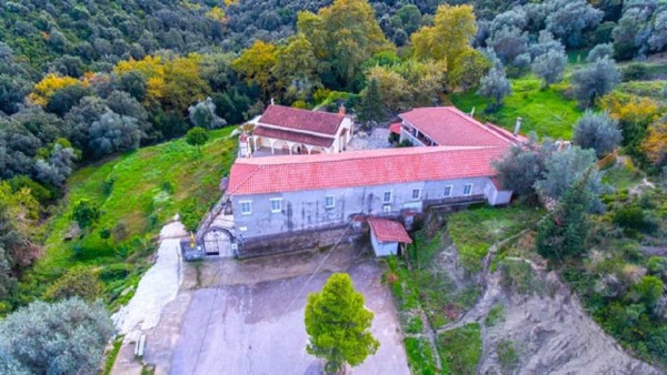 Αφιέρωμα στην κυρά της Μακρυνείας: Η Παναγία της Κατερινιώς (www.romfea.gr)