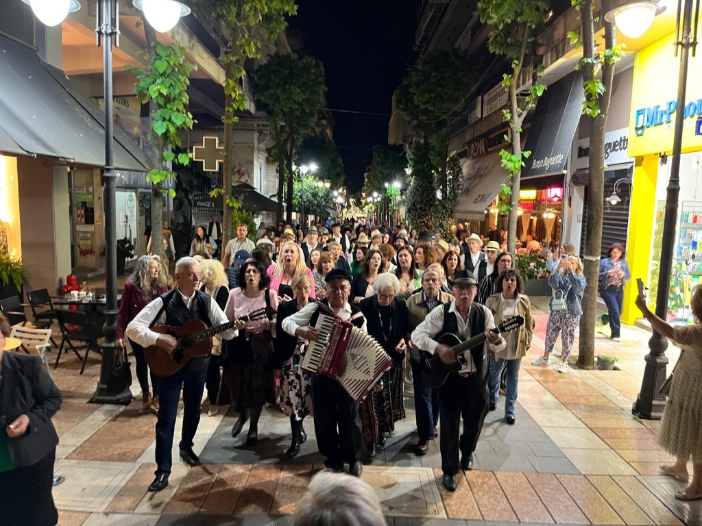 Αγρίνιο: Παραμονή του Αγίου Χριστοφόρου με καντάδες από τον &quot;Ορφέα&quot; σε δρόμους της πόλης