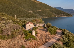 Ιερά Μονή Φωτμού: Το έρημο και απομονωμένο μοναστήρι στην Τριχωνίδα..