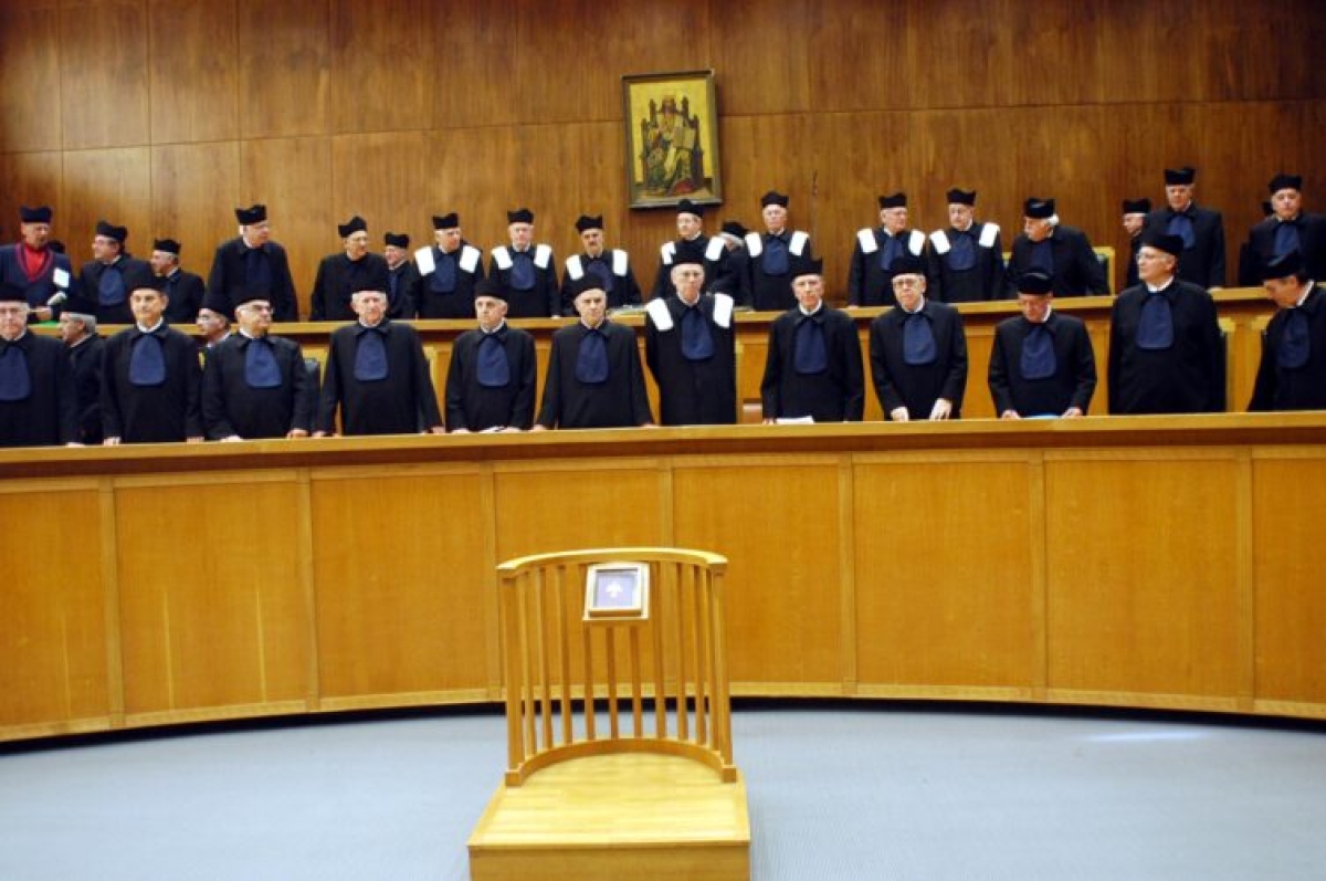 Έχουν απομείνει δικασταί εις τας Αθήνας;