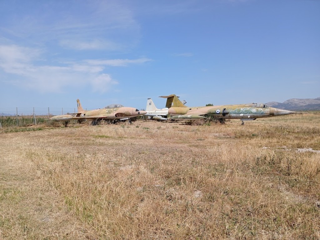 Ράβε ξήλωνε, δουλειά να μη σου λείπει…