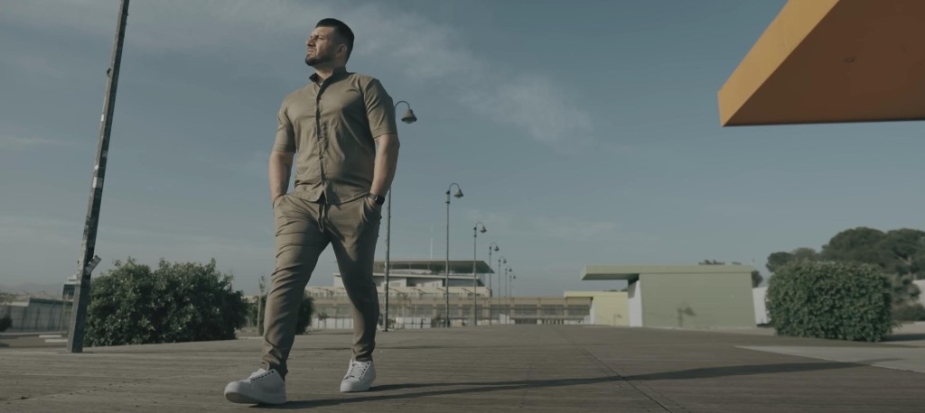 Πιλάτος Κουνατίδης: Κυκλοφόρησε το απόλυτο καλοκαιρινό hit «2 Λεπτά»