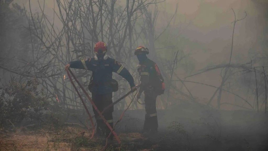 Στάχτη 454.000 στρέμματα έως τα μέσα Αυγούστου - Η Ελλάδα στην 5η χειρότερη θέση της 20ετίας Στάχτη 454.000 στρέμματα έως τα μέσα Αυγούστου - Η Ελλάδα στην 5η χειρότερη θέση της 20ετίας