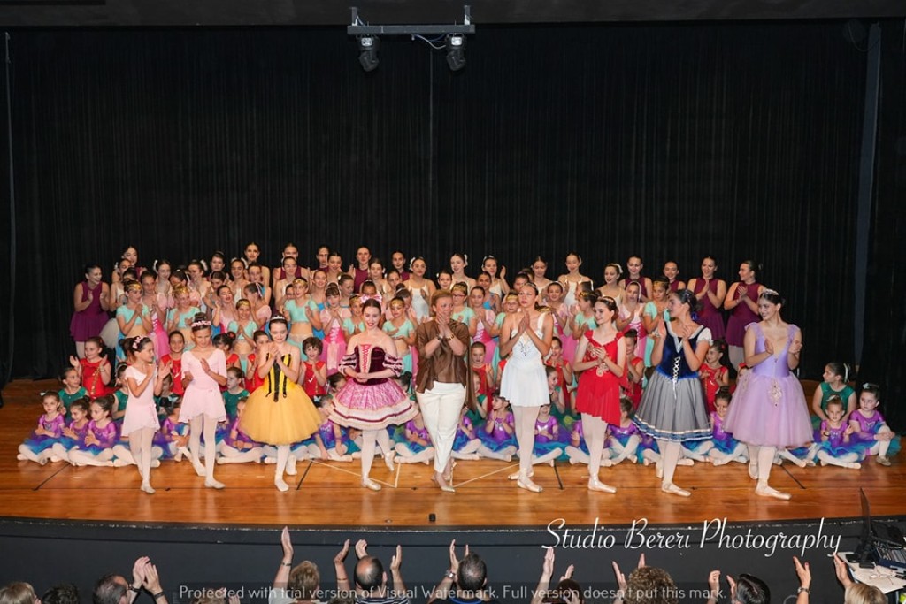 Εντυπωσίασε και καταχειροκροτήθηκε η σχολή κλασσικού &amp; σύγχρονου χορού της Γ.Ε. Αγρινίου στην τελετή λήξης (φωτο)