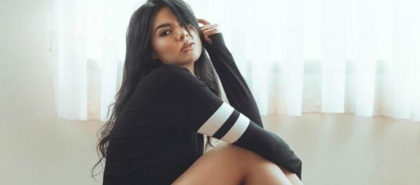 Η ιδιαίτερα αιασθησιακή και αποκαλυπτική Πάολα - Η 26χρονη από την Κολομβία που «κολάζει» το ανδρικό κοινό