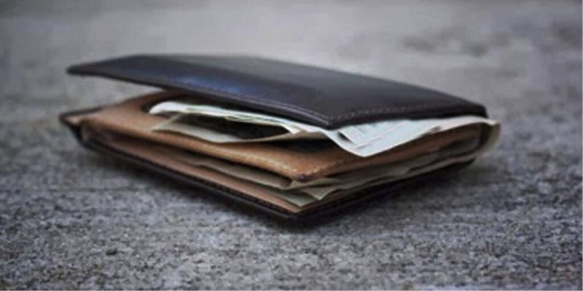 Όταν ο μικρός Γρηγόρης βρήκε πορτοφόλι στο Αγρίνιο - μία ωραία ιστορία