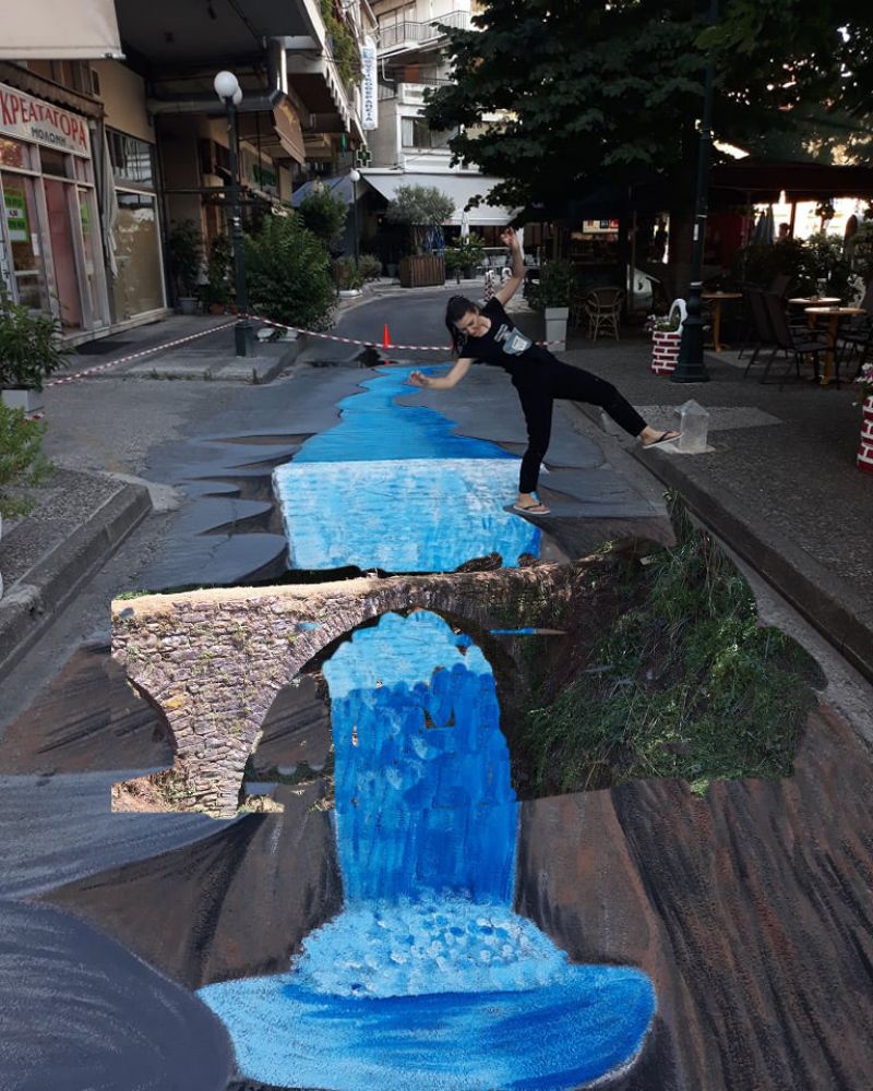 Αγρίνιο: Τελικά το graffiti στα Καραπανέικα μήπως έπρεπε να έχει και το παλιό γεφύρι που υπήρχε εκεί;