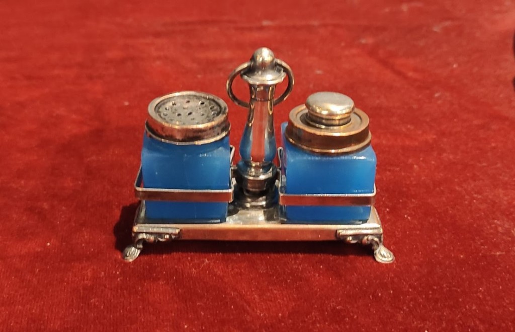 Η «ΔΙΕΞΟΔΟΣ» στην αγκαλιά των φίλων της