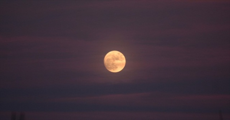Πανσέληνος: Όλοι μιλούν σήμερα για το παγωμένο φεγγάρι!