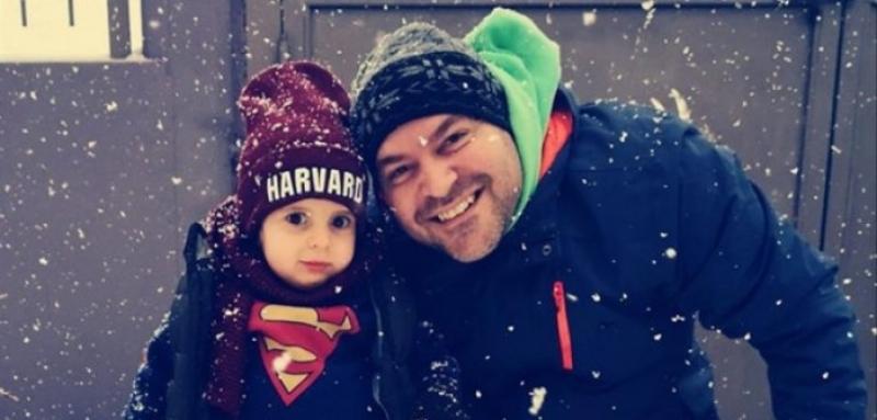 Ο μικρός Παναγιώτης Ραφαήλ στο χιόνι -Το μήνυμα των γονιών του [εικόνα]