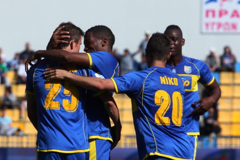 Διαφέρει και το δείχνει