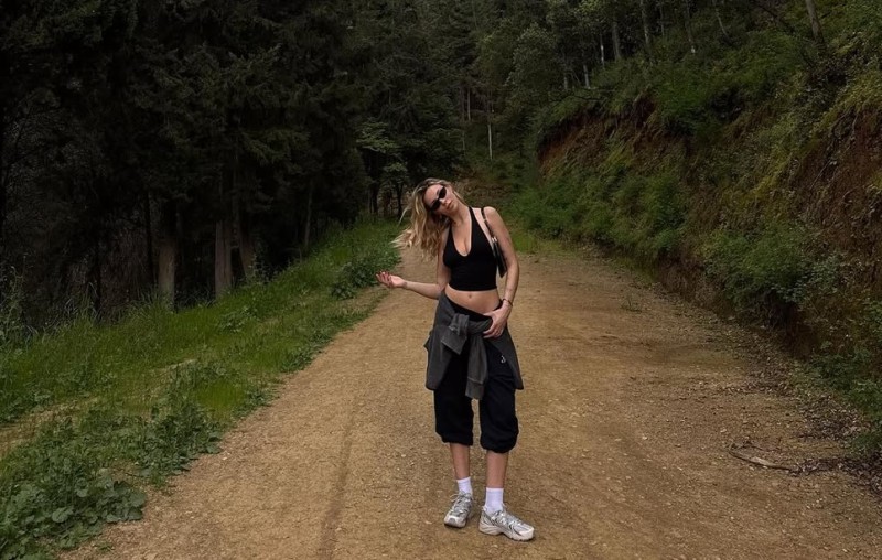 Γαρυφαλλιά Καληφώνη: παρουσίασε τον πατέρα της και το… δασύλλιο του Αγ. Χριστοφόρου