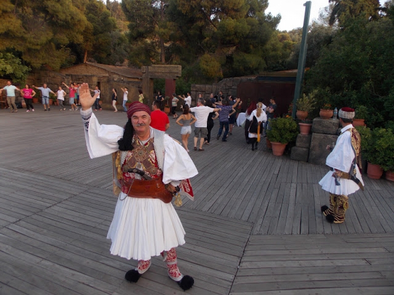 Χοροθέατρο ΔΟΡΑ ΣΤΡΑΤΟΥ : Παρουσιάστηκε με μεγάλη επιτυχία η παράσταση &#039;&#039;Οι φορεσιές μου χορεύουν&#039;&#039; του Νίκου Πλακίδα