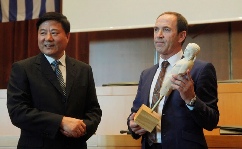 Κινέζοι τιμούν έναν Ξηρομερίτη