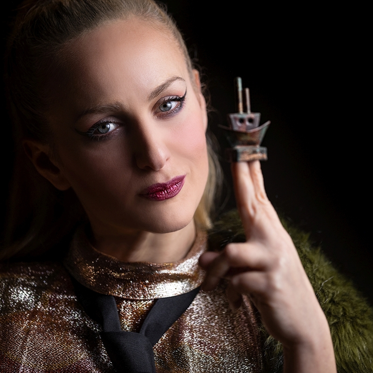 Lia Hide - “Row Row Row” - New Single