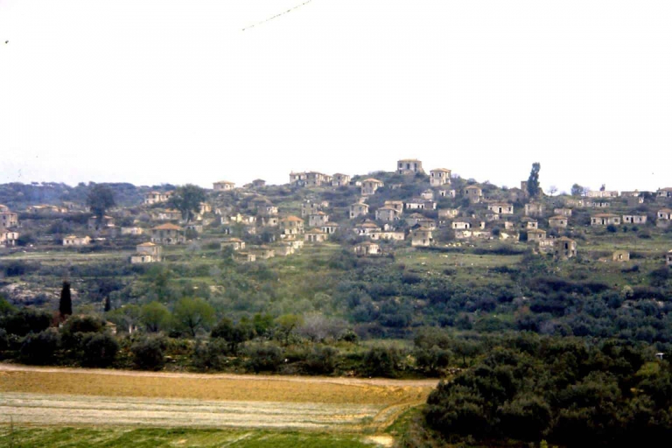 Σουροβίγλι: Το παλιό χωριό της Στράτου πριν τα σπίτια του κατεδαφιστούν (φωτο)