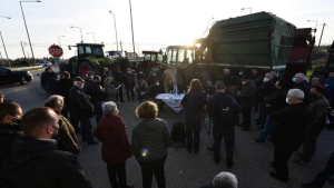 ΚΚΕ: Στους αγρότες στο Χαλίκι ο Κουτσούμπας – «μείνετε στα μπλόκα»