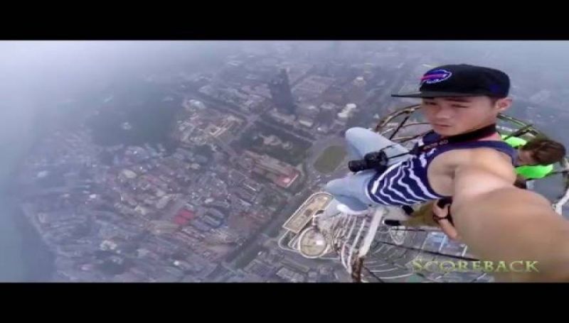 Όταν ο άνθρωπος ξεπερνά τα όρια της λογικής! Ακραίες επιδείξεις σε ...θεόρατα ύψη (vid)