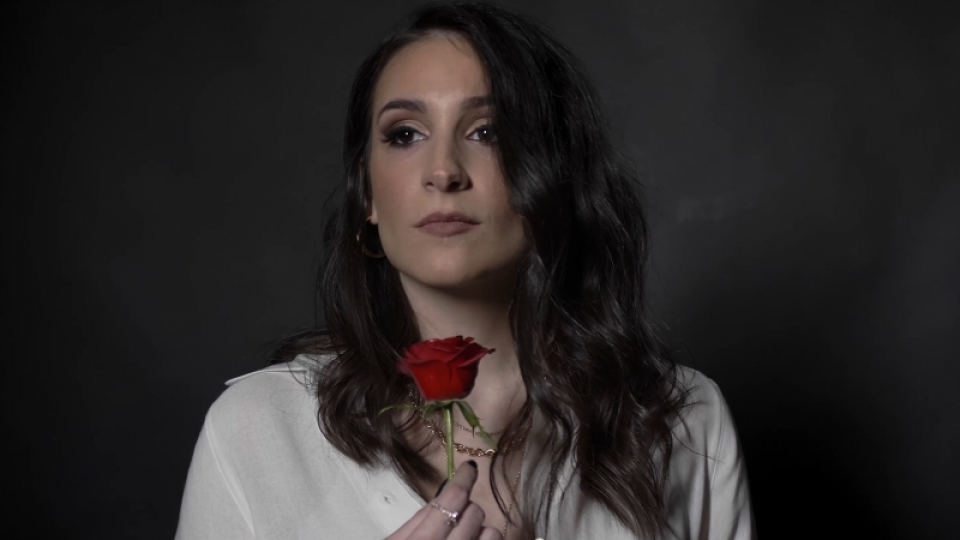 Η Δόξα Αγγελή επιστρέφει με το ολοκαίνουριο τραγούδι της «Μετάβαση»