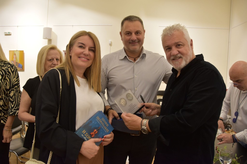 Βραδιά λογοτεχνίας, μουσικής και συγκίνησης πρόσφερε στο Μεσολόγγι  η «Σονάτα των Αθέατων Πουλιών» του Σπύρου Πετρουλάκη