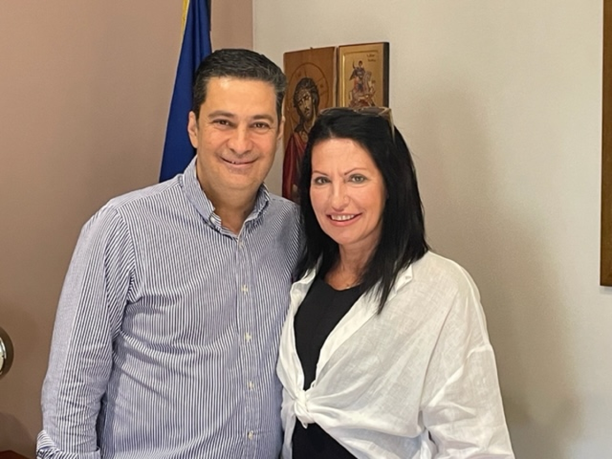 Υποψήφια  με τον Συνδυασμό «Αγρίνιο – Νέα αρχή - Τόπος να ζεις»   είναι η κ. Γεωργία Μπούρου.