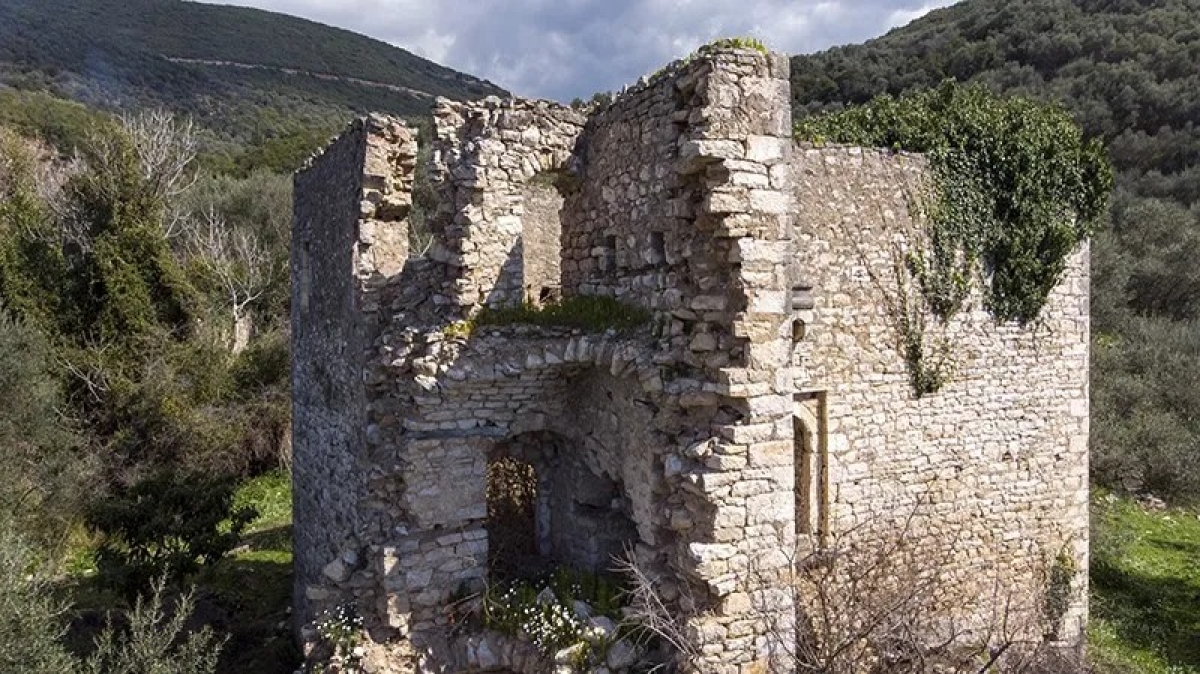 Ο Πύργος Μουχτάρ στην Τριχωνίδα και ο θρύλος του θησαυρού του γιου του Αλή Πασά