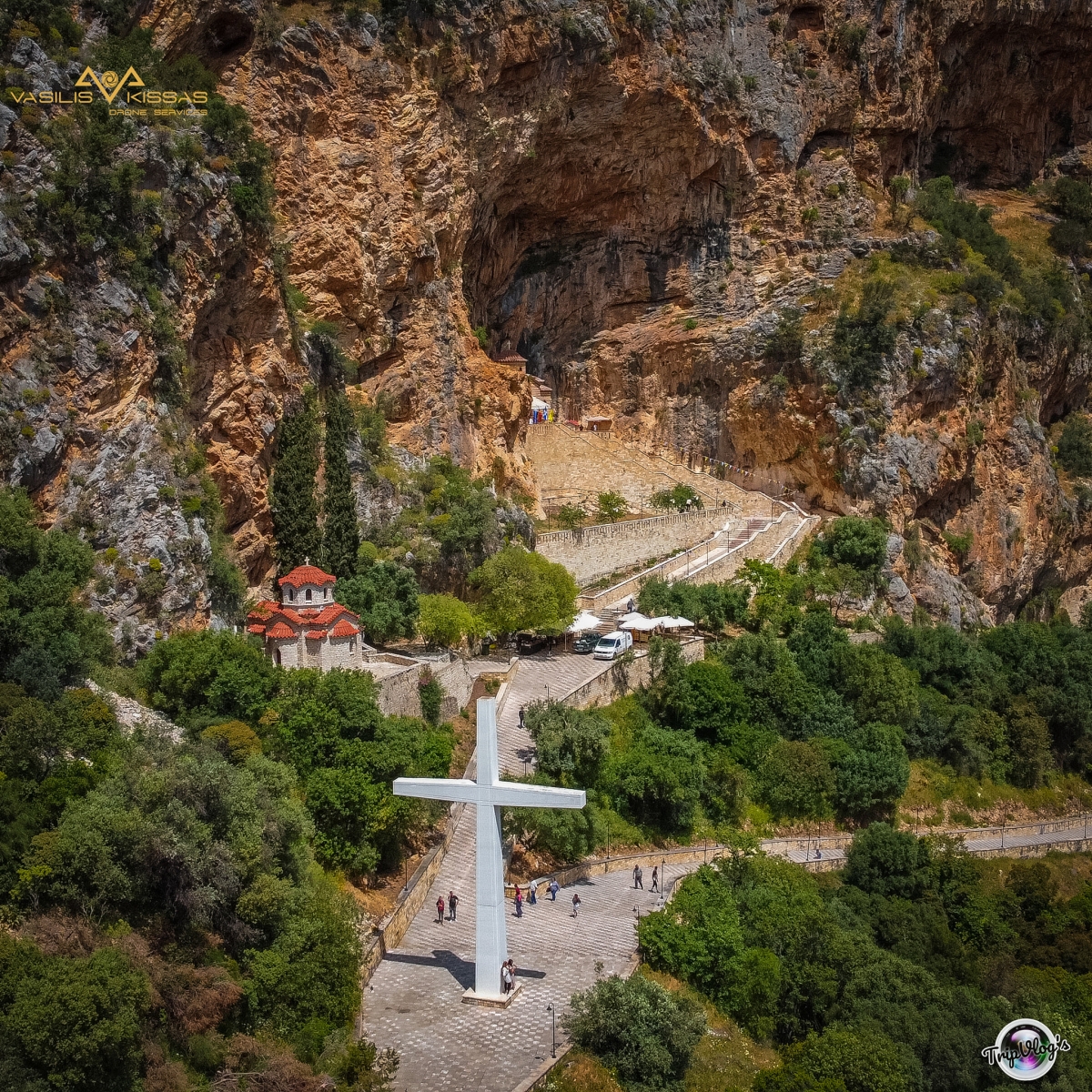 Μια εναέρια περιήγηση στην Αγία Ελεούσα Κλεισούρας (βίντεο)