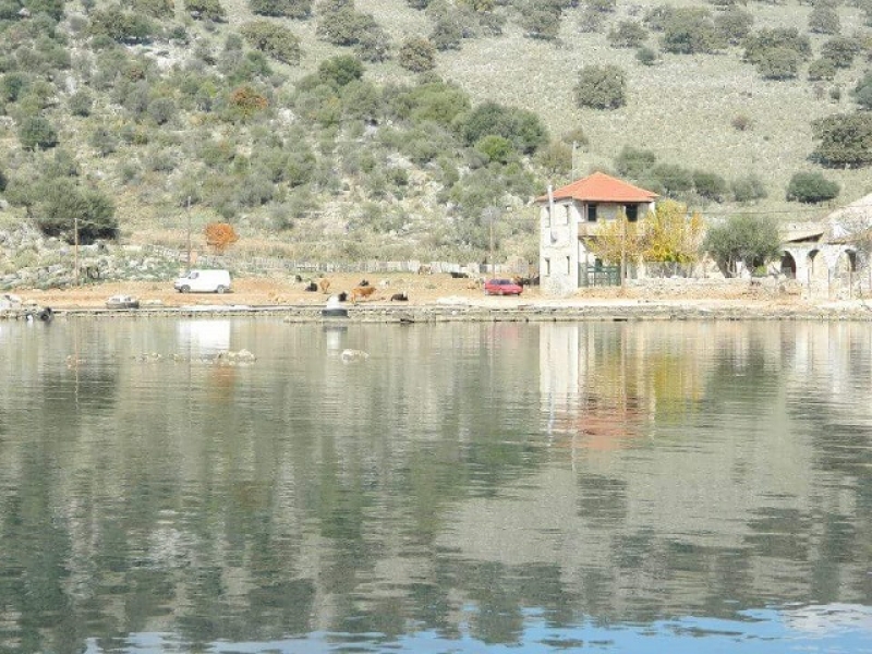 Ο όρμος του Αγίου Παντελεήμονα στον Αστακό (+Βίντεο)