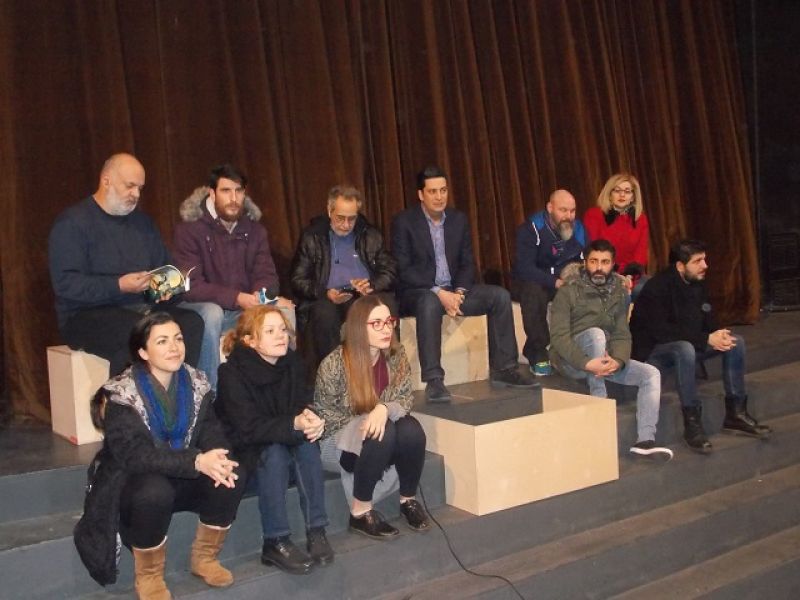 «Άμλετ»: το αριστούργημα του Σαίξπηρ στην κεντρική σκηνή του ΔΗΠΕΘΕ – τι λένε οι συντελεστές (φωτο-video)