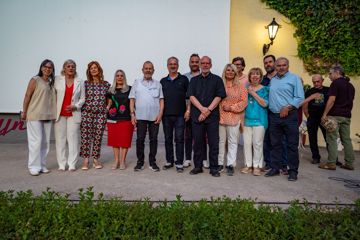 Γέμισε το «Ελληνίς» και το «Άνεσις» με φίλους και δημιουργούς του κινηματογράφου