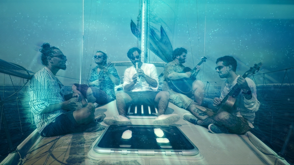 Οι Blueballs παρουσιάζουν &#039;&#039;Το Μπαρ το Ναυάγιο&#039;&#039; σε μια πρωτότυπη δική τους διασκευή