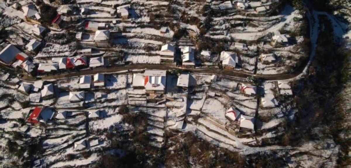 Στα “λευκά” το Λαμπίρι Αιτωλοακαρνανίας – Εντυπωσιακό βίντεο