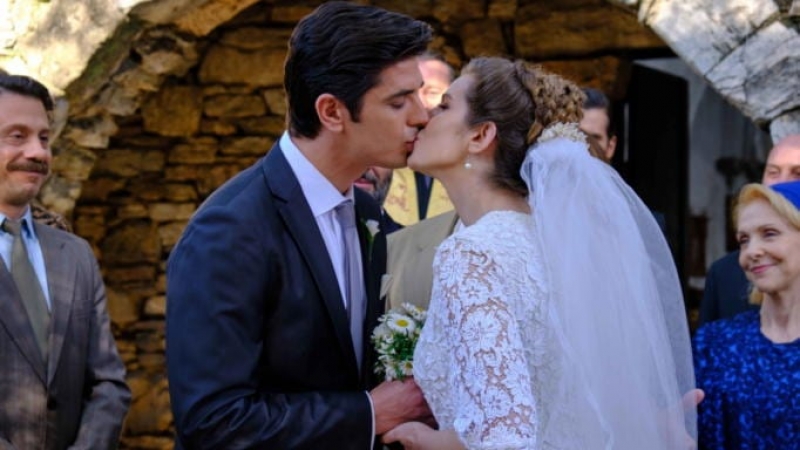 Άγριες Μέλισσες: Ελένη και Λάμπρος επιτέλους παντρεύονται