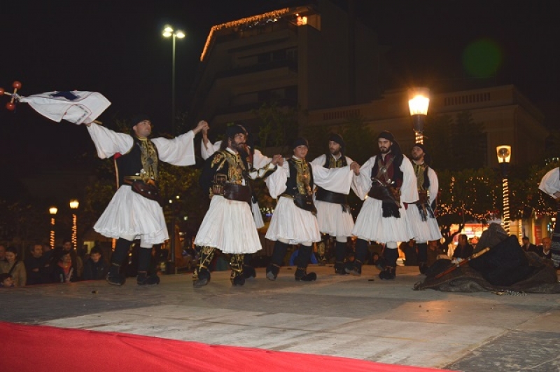 Εντυπωσίασαν τα χορευτικά του συλλόγου Σαρακατσαναίων