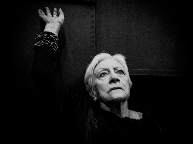 «Εκάβη, μια πρόσφυγας» στα αρχαία θέατρα Στράτου και Δήλου από το ΔΗ.ΠΕ.ΘΕ. Αγρινίου (26-27/8/2016)